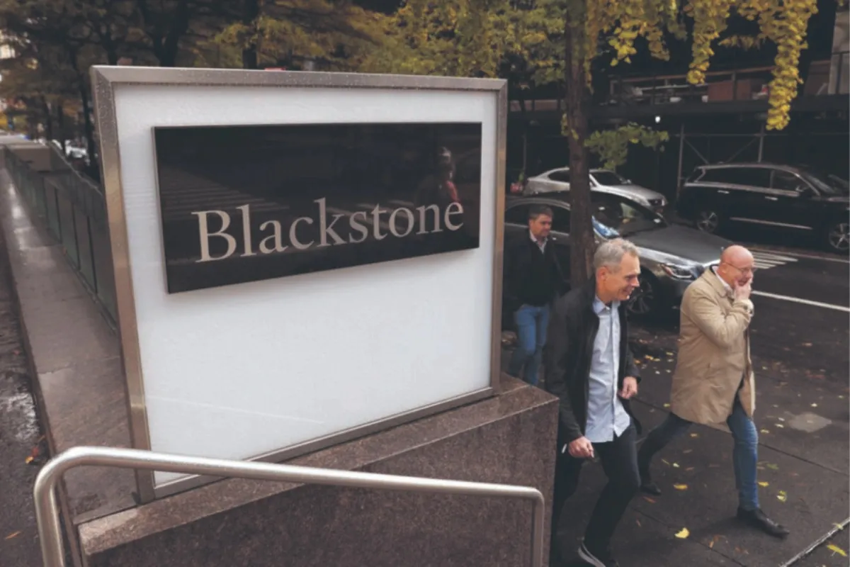 Investor anxiety is rising as Blackstone private credit withdrawals climb sharply. Learn why the flagship BCRED fund is facing pressure.