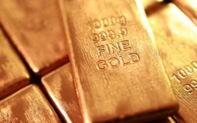Gold Climbs to Three-Week High as Dollar Weakens