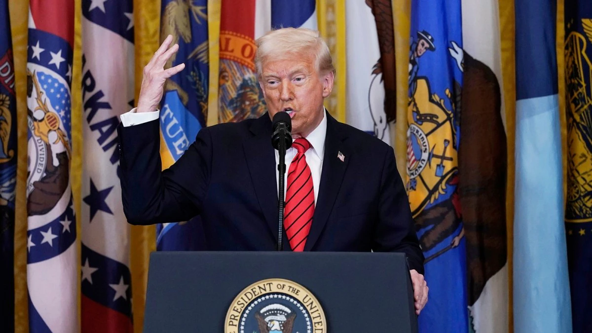 donald-trump-1-1 Is a stock market crash in 2026 possible? Learn how tariffs, Fed warnings, and high S&P 500 valuations could impact investors and markets next.